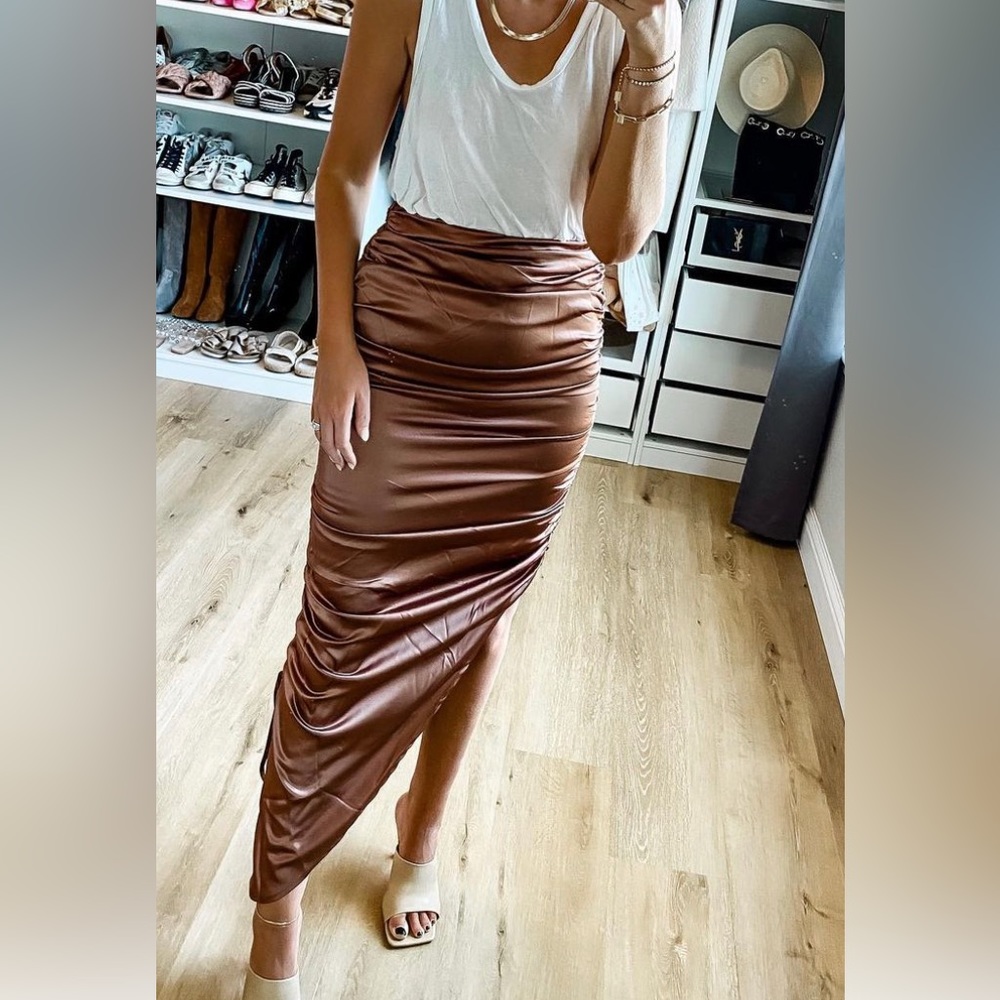 Versatile, comfy adjustable/cinched copper/chocolate brown skirt